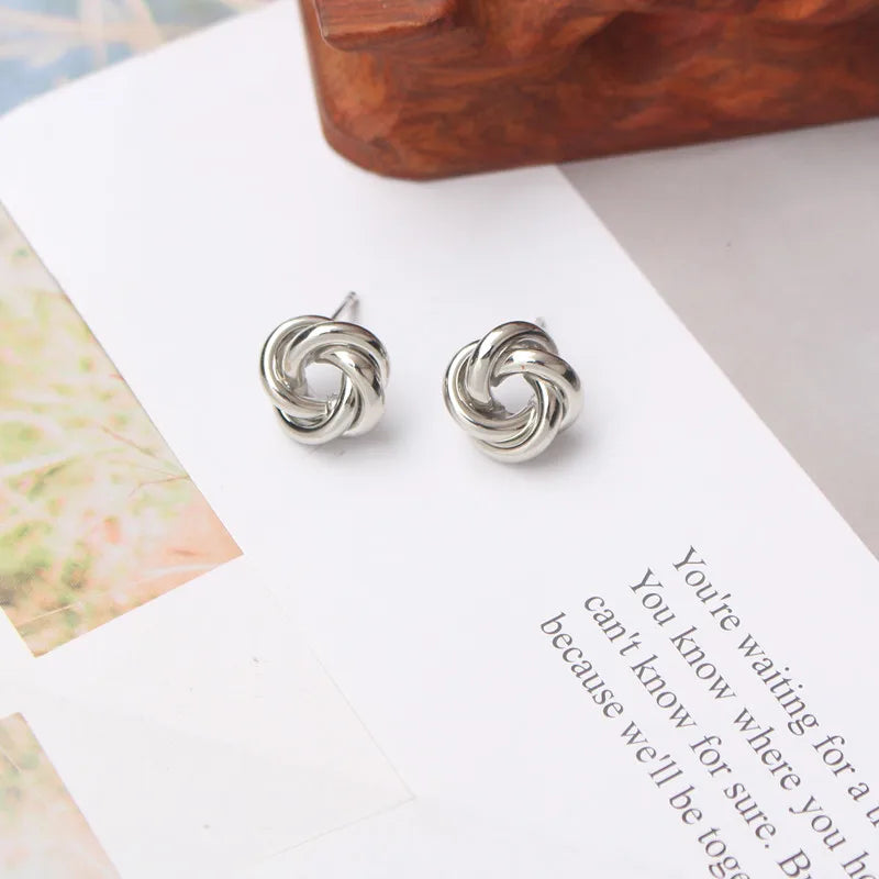 Panqureli® Kleine goldfarbene Metall-Ohrstecker für Damen mit gedrehtem rundem Design – außergewöhnlicher Modeschmuck