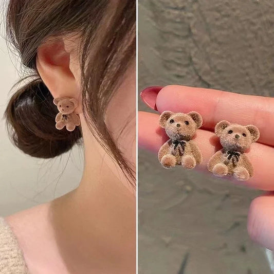 Panqureli® Verspielte Hasen- und Bären-Ohrstecker mit beflockter Plüschoberfläche in Braun und Khaki – für Damen und Mädchen im koreanischen Stil