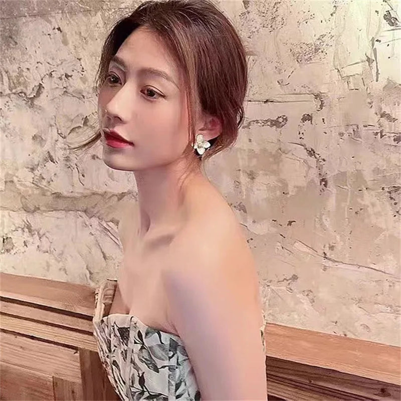 Panqureli® Hibiskus-Blüten-Ohrstecker mit Glasur 2025 für Damen und Mädchen – romantischer französischer und koreanischer Vintage-Stil für Hochzeiten