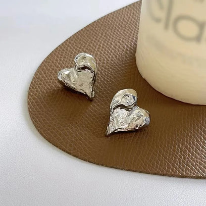Panqureli® Goldfarbene Herz-Ohrstecker mit glatter Oberfläche für Damen und Mädchen – minimalistischer Hochzeits- und Brautschmuck