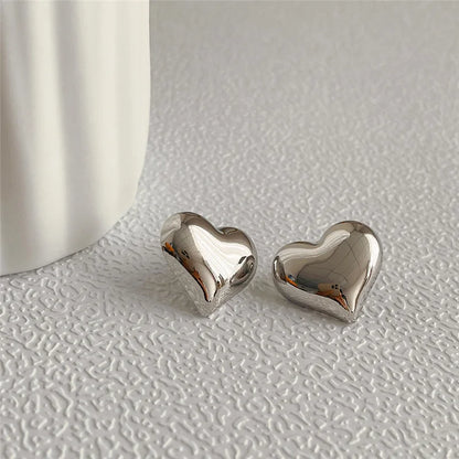 Panqureli® Goldfarbene Herz-Ohrstecker mit glatter Oberfläche für Damen und Mädchen – minimalistischer Hochzeits- und Brautschmuck