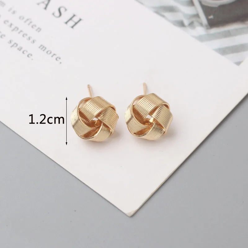 Panqureli® Kleine goldfarbene Metall-Ohrstecker für Damen mit gedrehtem rundem Design – außergewöhnlicher Modeschmuck