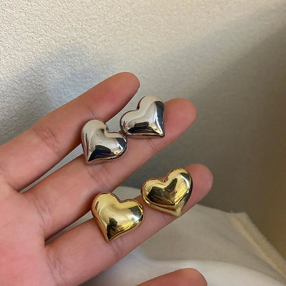 Panqureli® Goldfarbene Herz-Ohrstecker mit glatter Oberfläche für Damen und Mädchen – minimalistischer Hochzeits- und Brautschmuck