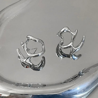 Panqureli® Unregelmäßige silberfarbene Ohrringe in fließender Optik im Y2K-Stil – geometrischer Hip-Hop- und Punk-Ohrschmuck für Damen und Mädchen, Trend 2024