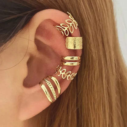 Panqureli® 5-teiliges Set silberfarbener Ohrclips mit Blattmotiv für Damen und Herren – schlichte C-förmige Ear Cuffs ohne Ohrloch
